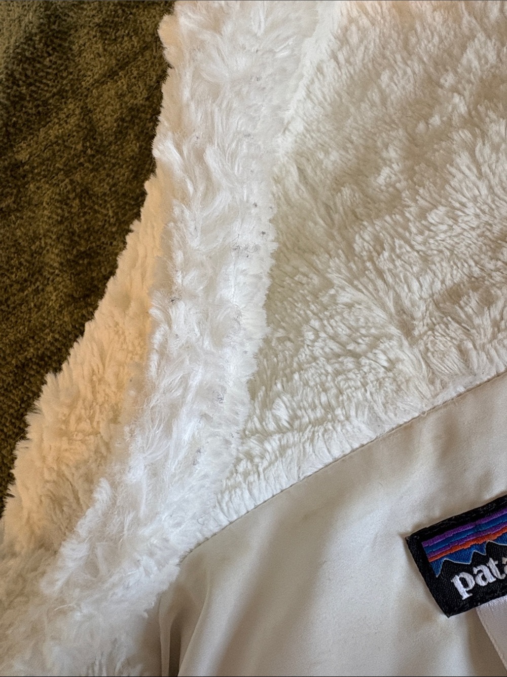 Patagonia White Faux Fur Girls Medium (10) Coat/Jacket - Picture 10 of 13